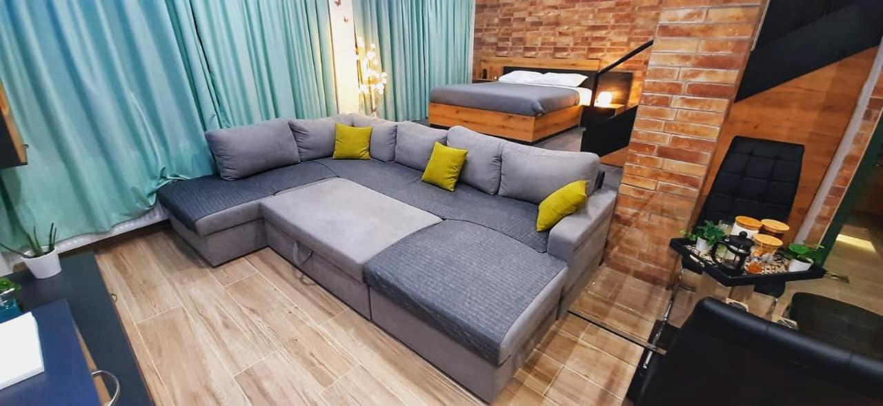 Alexander Apartment 세레스 외부 사진